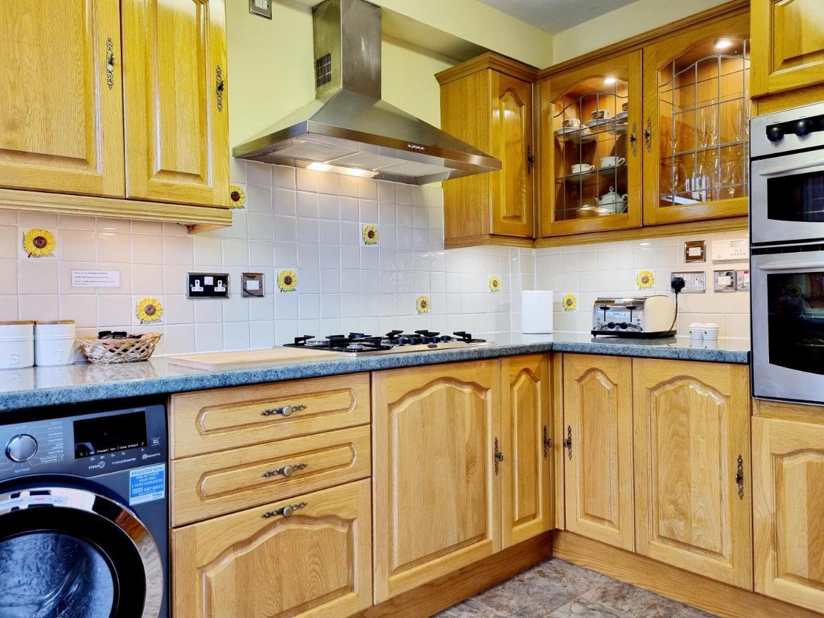 Inverness City 3 Bedroom House Free Parking 외부 사진